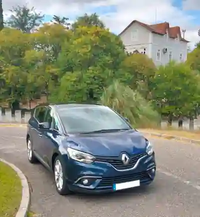 Renault Scénic 2019 - 13850 EUR, 196964 km - AUTO.MOTO.pt - 196964km - foto 7 de 15