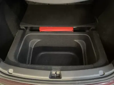Tesla Model Y 2023 - 38900 EUR, 80000 km - 80000km - foto 35 de 38