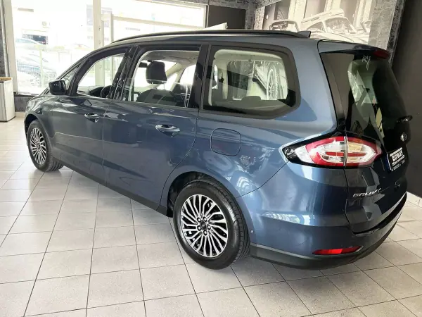 Ford Galaxy 2020 - 23600 EUR, 113610 km - 113610km - foto 4 de 25