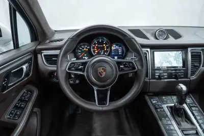 Porsche Macan 2016 - 49950 EUR, 131000 km - AUTO.MOTO.pt - 131000km - foto 22 de 53