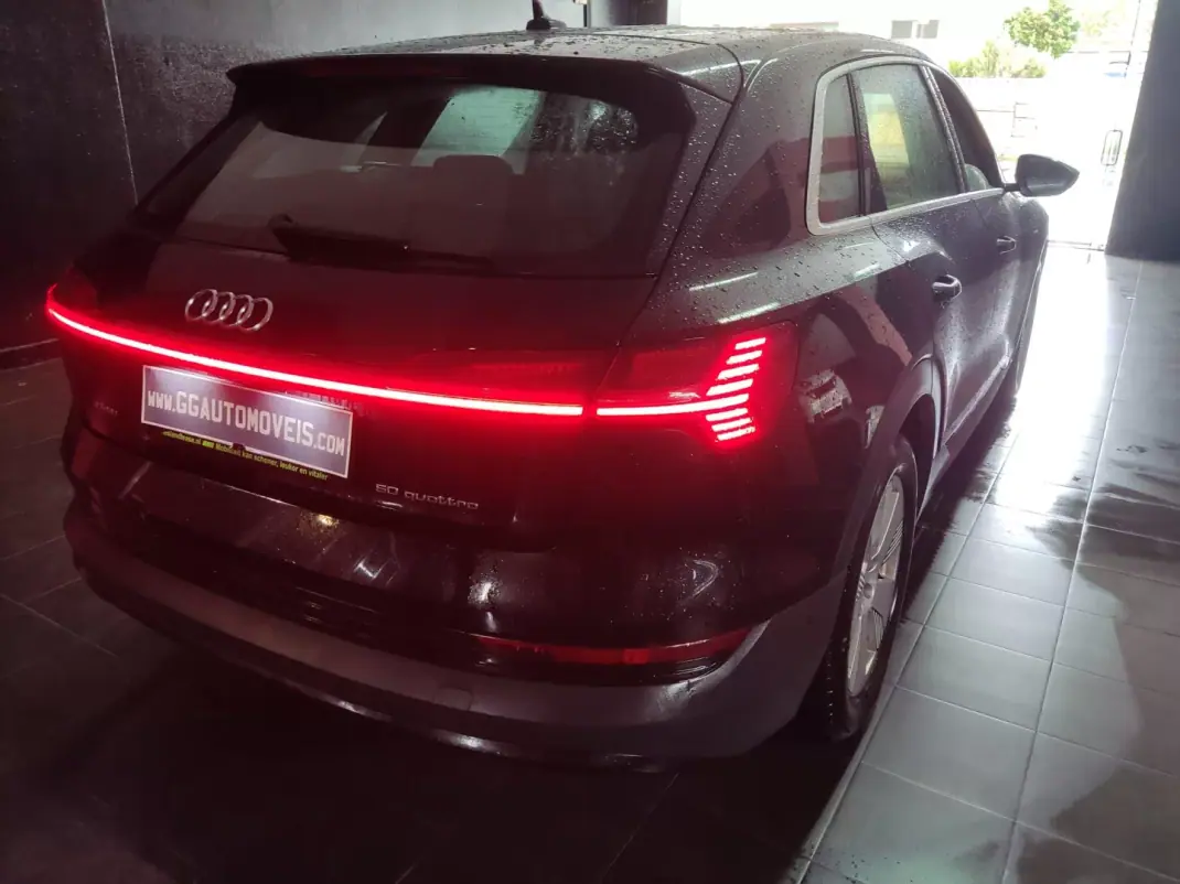 Audi e-tron 2020 - 25900 EUR, 87000 km - AUTO.MOTO.pt - 87000km - foto 16 de 17