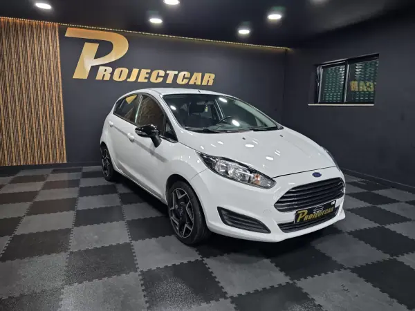 Ford Fiesta 2015 - 10750 EUR, 165000 km - AUTO.MOTO.pt - 165000km - foto 16 de 23