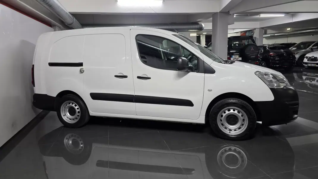 Citroën Berlingo 1.6 Bluehdi L2 100 cv longa C Iva 2018 - 16990 EUR, 67000 km - AUTO.MOTO.pt - 67000km - foto 25 de 41