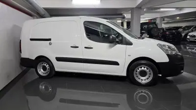 Citroën Berlingo 1.6 Bluehdi L2 100 cv longa C Iva 2018 - 16990 EUR, 67000 km - AUTO.MOTO.pt - 67000km - foto 25 de 41