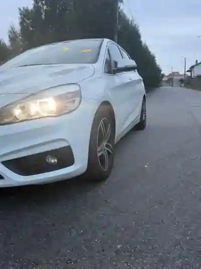 BMW 216 Active Tourer 2015 — foto 4 de 9