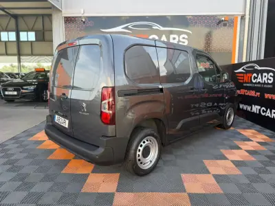 Peugeot Partner 1.5 BlueHDI Premium Standard 3L 2020 - 12900 EUR, 181549 km - AUTO.MOTO.pt - 181549km - foto 2 de 10