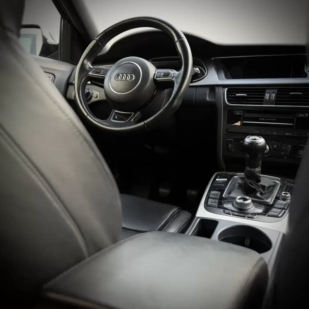 Audi A4 Avant 2012 - 13900 EUR, 258000 km - 258000km - foto 5 de 15