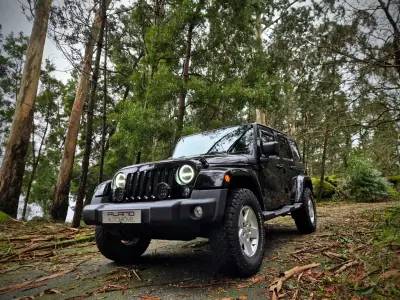 Jeep Wrangler Unlimited 2010 - 41000 EUR, 169000 km - AUTO.MOTO.pt - 169000km - foto 3 de 25