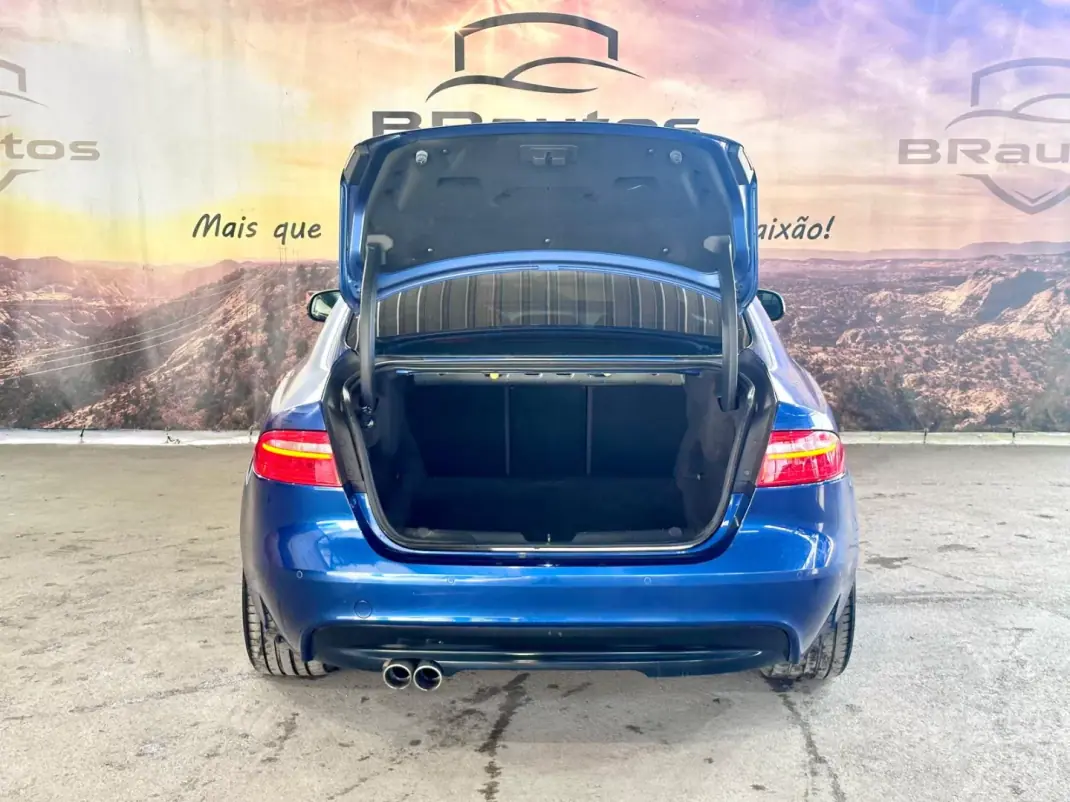 Jaguar XE 2017 - 16900 EUR, 230128 km - AUTO.MOTO.pt - 230128km - foto 9 de 28