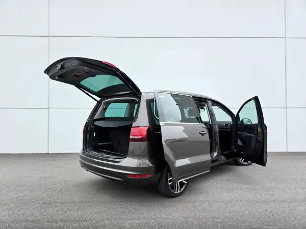 Volkswagen Sharan 2019 - 29700 EUR, 115600 km - AUTO.MOTO.pt - 115600km - foto 10 de 52