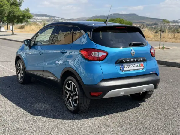 Renault Captur 2017 - 12995 EUR, 103000 km - AUTO.MOTO.pt - 103000km - foto 34 de 38