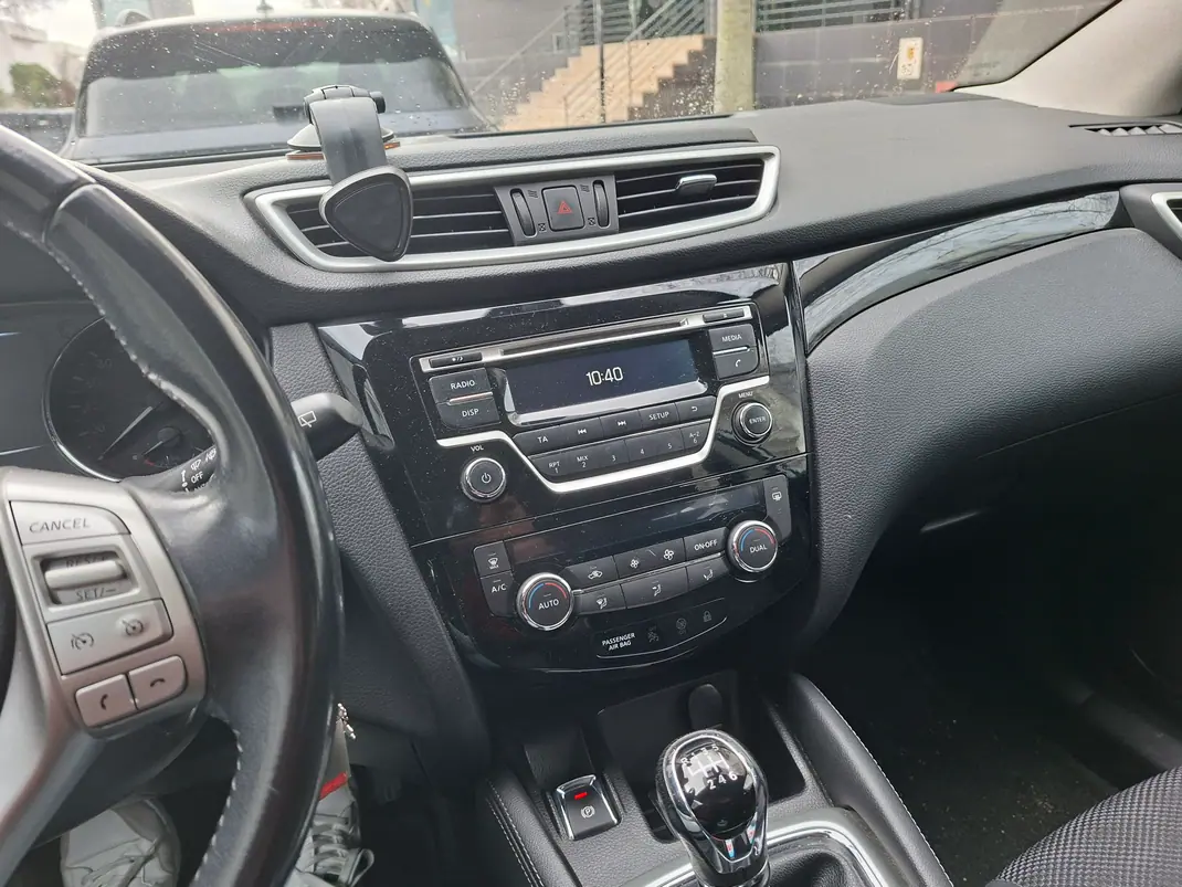 Nissan Qashqai 2016 - 18500 EUR, 77000 km - AUTO.MOTO.pt - 77000km - foto 8 de 12
