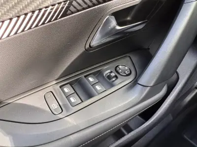 Peugeot 2008 2025 - 24900 EUR, 22017 km - AUTO.MOTO.pt - 22017km - foto 16 de 25