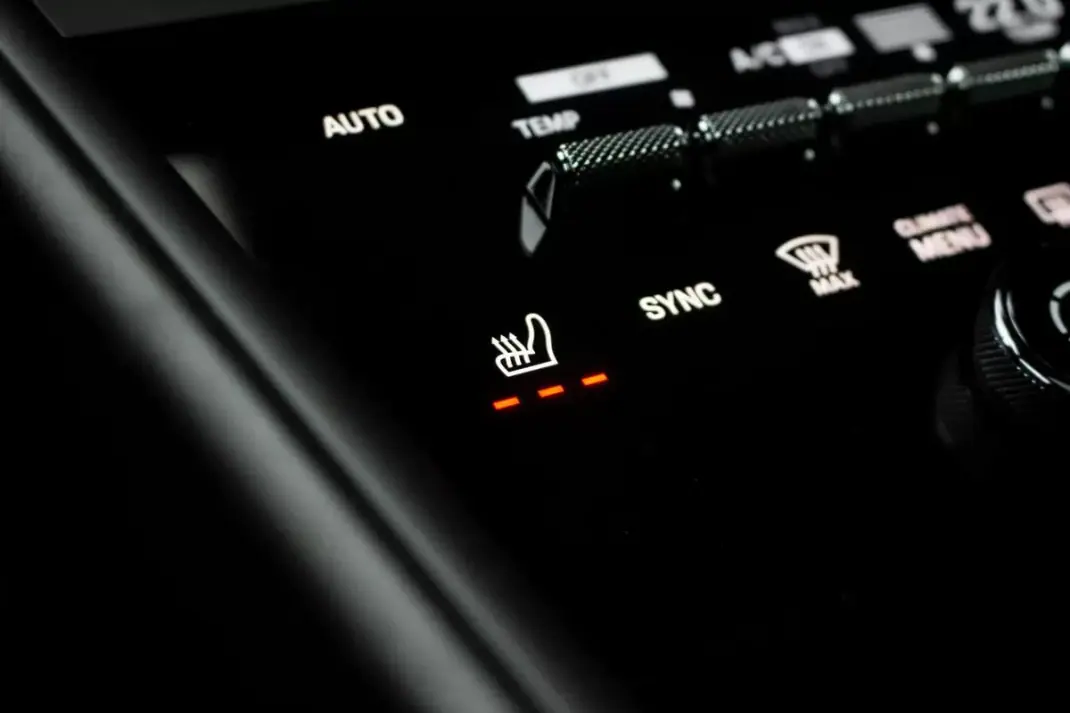 Porsche Macan 2025 - 83990 EUR, 15400 km - AUTO.MOTO.pt - 15400km - foto 26 de 49