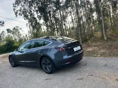 Tesla Model 3 2020 - 21900 EUR, 161211 km - AUTO.MOTO.pt - 161211km - foto 11 de 29