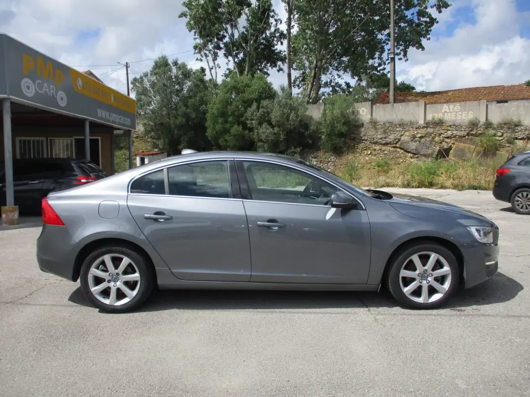 Volvo S60 2016 - 11500 EUR, 236000 km - AUTO.MOTO.pt - 236000km - foto 4 de 11