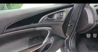 Opel Insignia Sports Tourer 2016 - 9500 EUR, 86000 km - AUTO.MOTO.pt - 86000km - foto 8 de 10