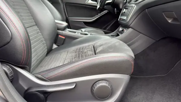 Mercedes-Benz CLA 200 2017 - 21800 EUR, 181000 km - AUTO.MOTO.pt - 181000km - foto 47 de 55