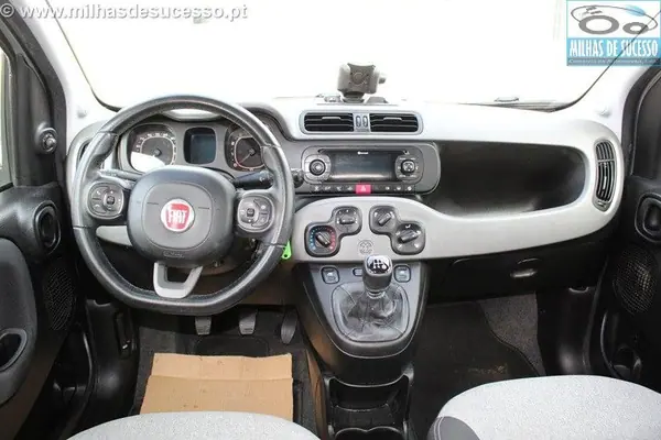 Fiat Panda 2017 - 7950 EUR, 92000 km - AUTO.MOTO.pt - 92000km - foto 26 de 28