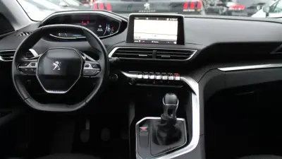 Peugeot 3008 2018 - 16500 EUR, 205000 km - AUTO.MOTO.pt - 205000km - foto 8 de 24