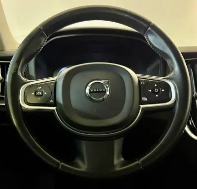 Volvo V60 2020 - 20950 EUR, 154000 km - AUTO.MOTO.pt - 154000km - foto 8 de 30