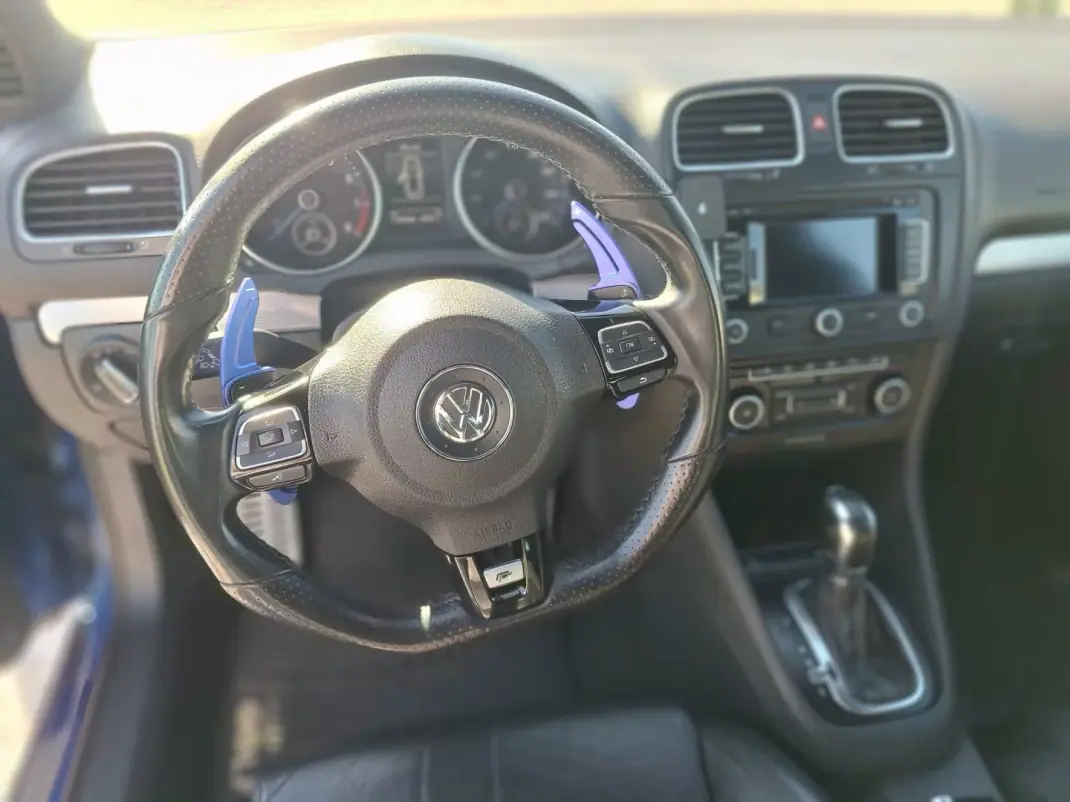 Volkswagen Golf 2011 - 22950 EUR, 98325 km - AUTO.MOTO.pt - 98325km - foto 6 de 13