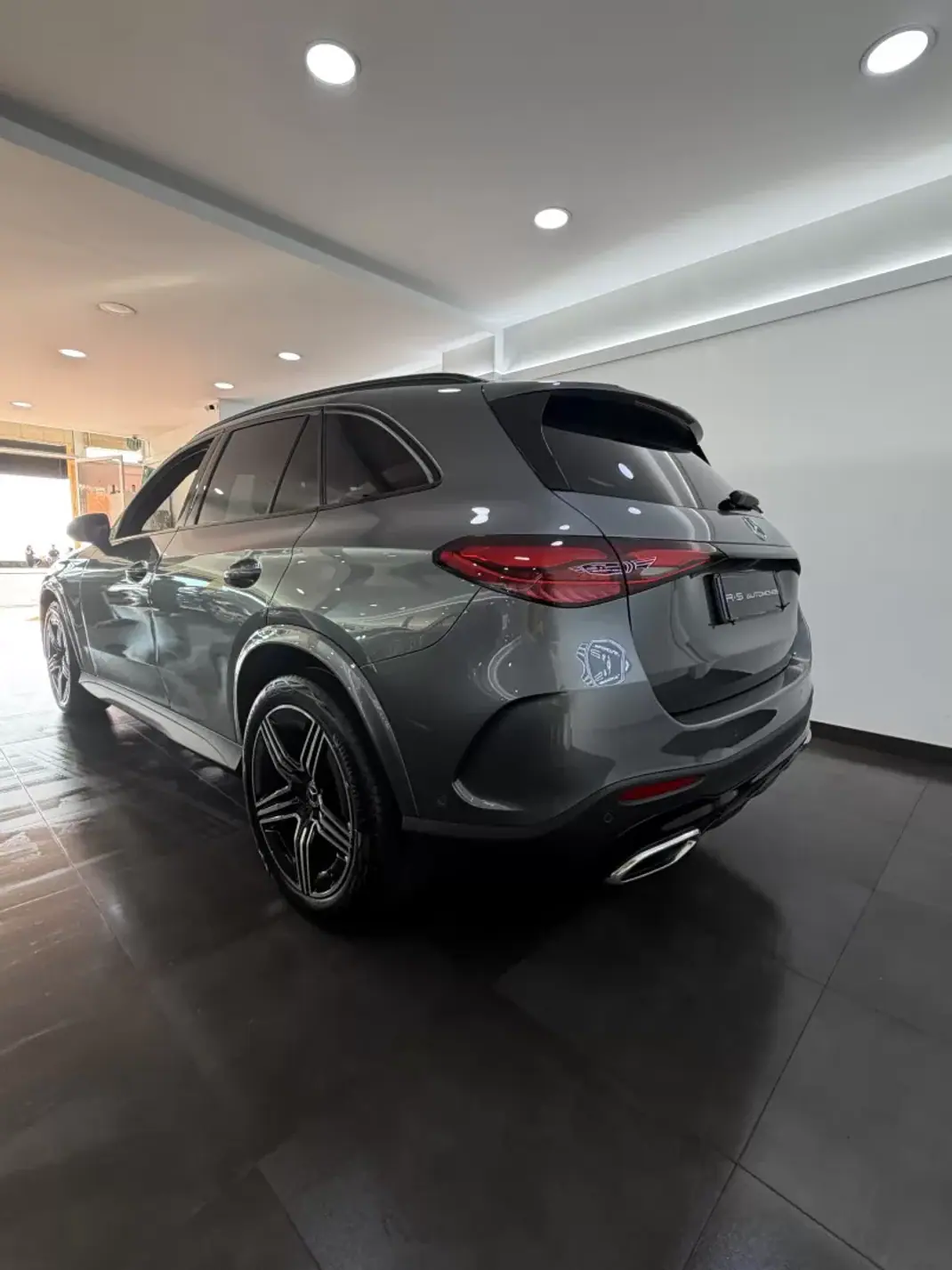Mercedes-Benz GLC 220 2023 - 59500 EUR, 89000 km - AUTO.MOTO.pt - 89000km - foto 6 de 15