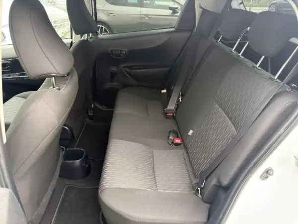Toyota Yaris 2014 - 9990 EUR, 149000 km - AUTO.MOTO.pt - 149000km - foto 16 de 19