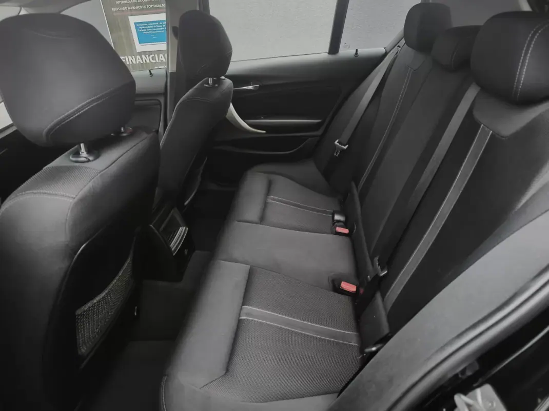 BMW 116 2015 - 13500 EUR, 169000 km - AUTO.MOTO.pt - 169000km - foto 24 de 43
