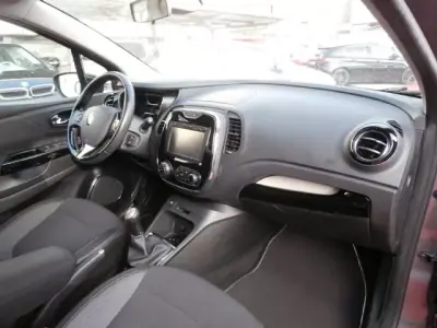 Renault Captur 2014 - 12900 EUR, 155622 km - AUTO.MOTO.pt - 155622km - foto 26 de 30
