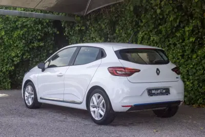 Renault Clio 2021 - 13500 EUR, 156000 km - AUTO.MOTO.pt - 156000km - foto 8 de 14