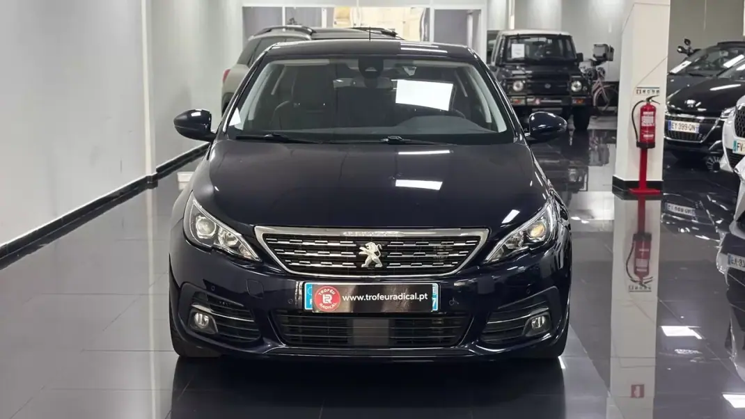 Peugeot 308 2019 - 14900 EUR, 50000 km - AUTO.MOTO.pt - 50000km - foto 3 de 51