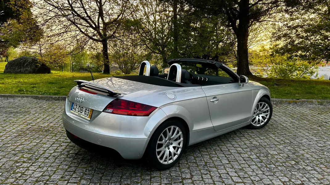 Audi TT Roadster 2007 - 12500 EUR, 128 km - AUTO.MOTO.pt - 128km - foto 8 de 11