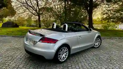 Audi TT Roadster 2007 - 12500 EUR, 128 km - AUTO.MOTO.pt - 128km - foto 8 de 11