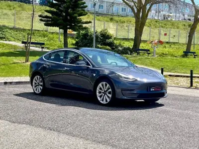 Tesla Model 3 2019 - 23990 EUR, 83000 km - AUTO.MOTO.pt - 83000km - foto 10 de 26