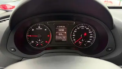 Audi Q3 2015 - 18990 EUR, 151000 km - AUTO.MOTO.pt - 151000km - foto 19 de 25