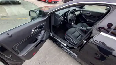 Mercedes-Benz CLA 200 2016 - 19999 EUR, 199000 km - AUTO.MOTO.pt - 199000km - foto 13 de 33