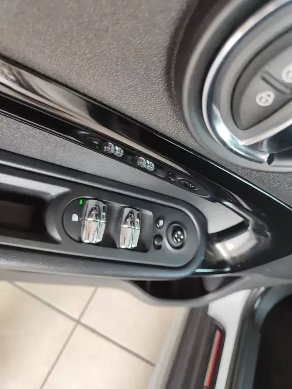 MINI Countryman 2018 - 19990 EUR, 84000 km - AUTO.MOTO.pt - 84000km - foto 21 de 37