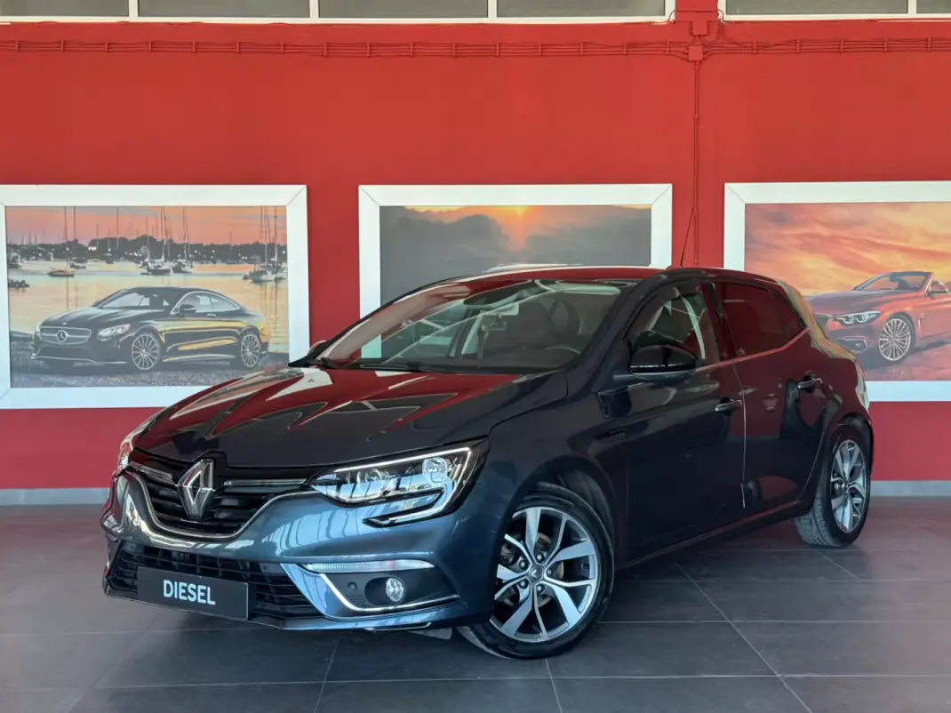 Renault Mégane 2016 - 12990 EUR, 137575 km - AUTO.MOTO.pt - 137575km - foto 2 de 20