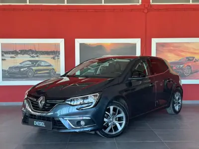 Renault Mégane 2016 - 12990 EUR, 137575 km - AUTO.MOTO.pt - 137575km - foto 2 de 20
