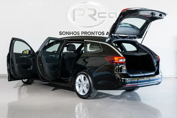 Opel Insignia Sports Tourer 2021 - 15900 EUR, 91563 km - AUTO.MOTO.pt - 91563km - foto 6 de 35