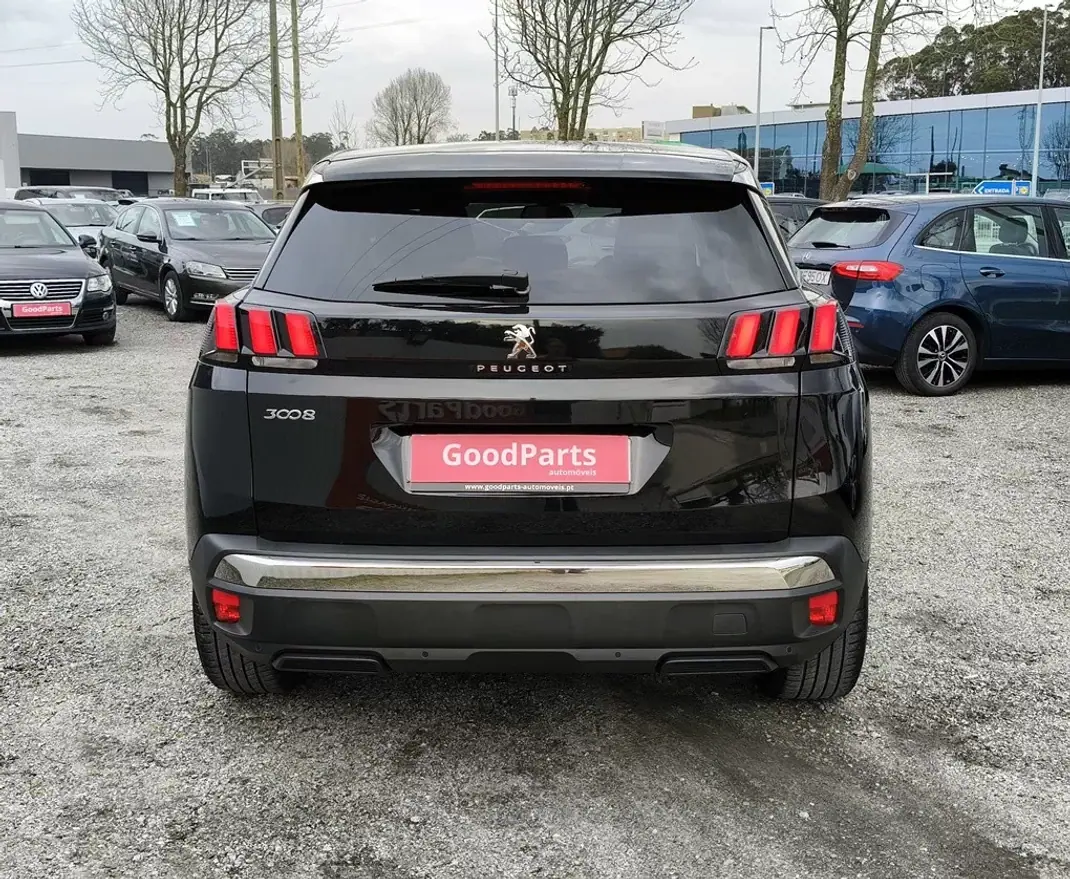 Peugeot 3008 2018 - 15990 EUR, 200391 km - AUTO.MOTO.pt - 200391km - foto 7 de 25