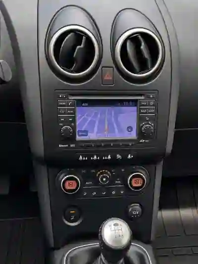 Nissan Qashqai 2009 - 6900 EUR, 248200 km - 248200km - foto 6 de 8