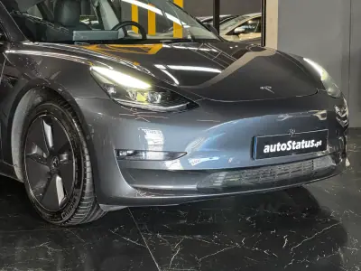 Tesla Model 3 2022 - 29990 EUR, 125900 km - AUTO.MOTO.pt - 125900km - foto 3 de 31