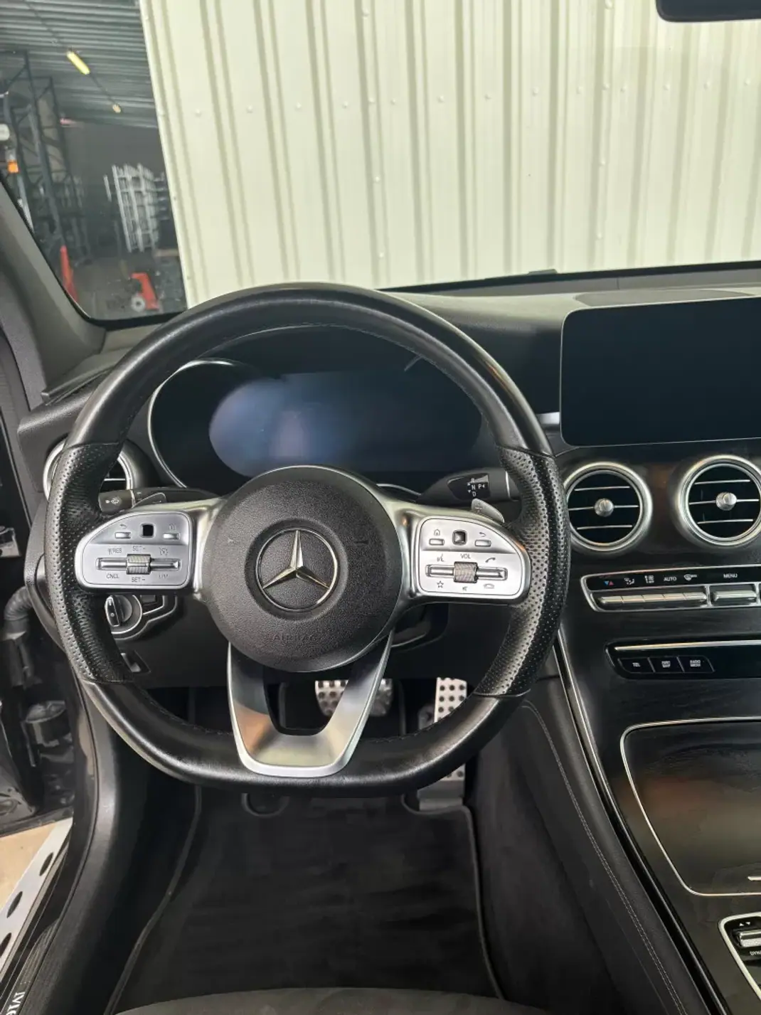 Mercedes-Benz GLC 300 2019 - 49990 EUR, 84000 km - AUTO.MOTO.pt - 84000km - foto 7 de 9