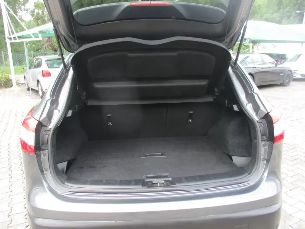 Nissan Qashqai 2016 - 13990 EUR, 190000 km - 190000km - foto 17 de 25