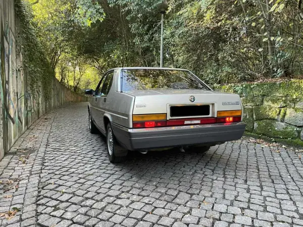 Alfa Romeo 90 1988 - 18900 EUR, 27700 km - AUTO.MOTO.pt - 27700km - foto 58 de 60