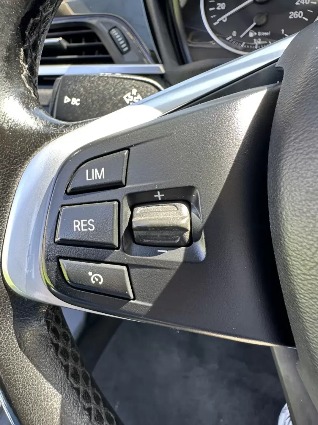 BMW X1 2016 - 17900 EUR, 200000 km - 200000km - foto 41 de 66