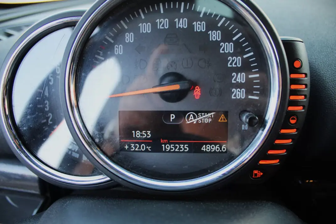 MINI Clubman 2017 - 14990 EUR, 195000 km - 195000km - foto 14 de 29