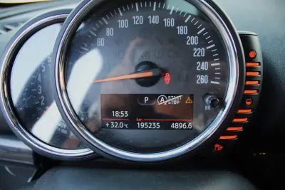 MINI Clubman 2017 - 14990 EUR, 195000 km - 195000km - foto 14 de 29